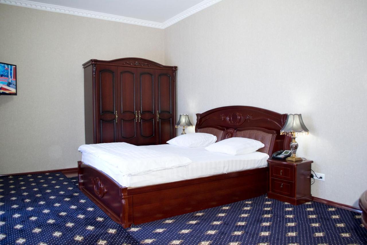 Bokhtariyon Hotel Qurghonteppa 外观 照片